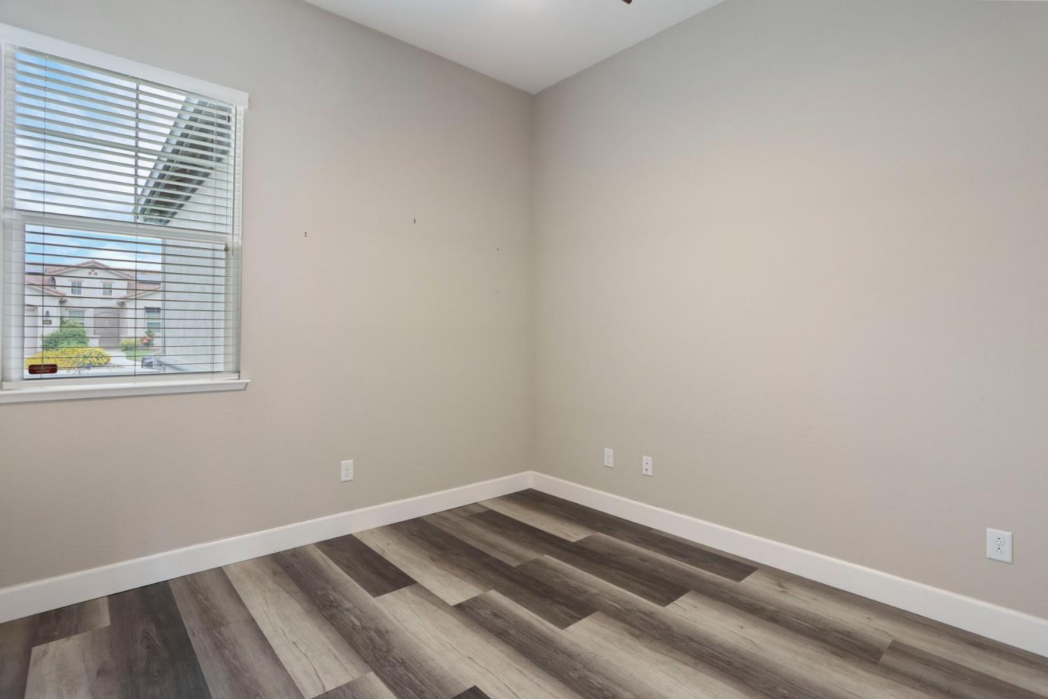 986 Harvest Mill Dr, Manteca, CA 95336