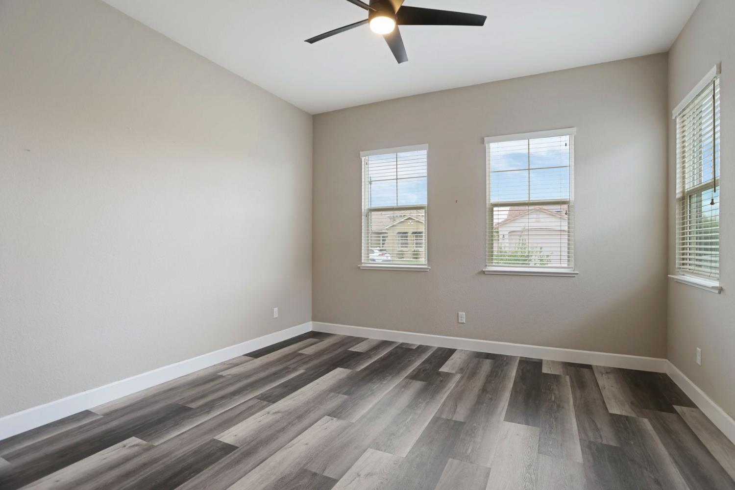 986 Harvest Mill Dr, Manteca, CA 95336