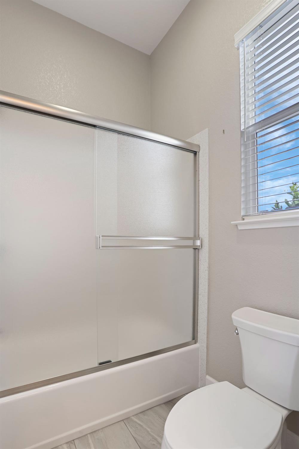 986 Harvest Mill Dr, Manteca, CA 95336