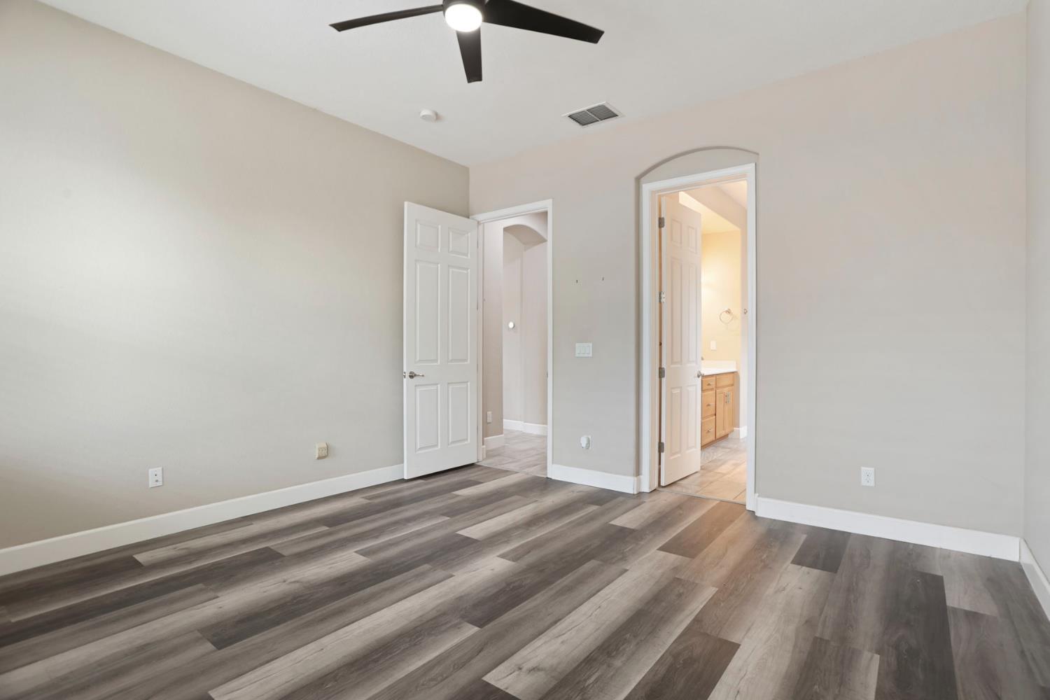 986 Harvest Mill Dr, Manteca, CA 95336