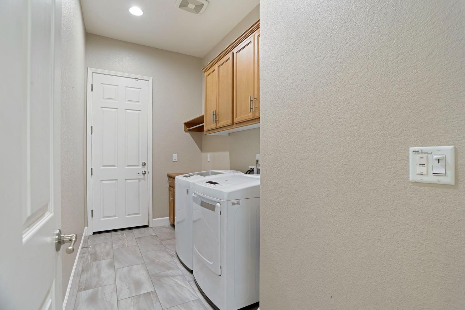 986 Harvest Mill Dr, Manteca, CA 95336