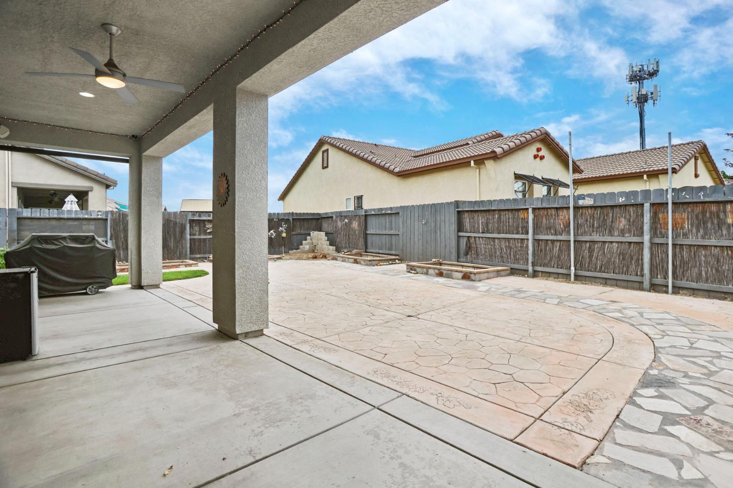 986 Harvest Mill Dr, Manteca, CA 95336