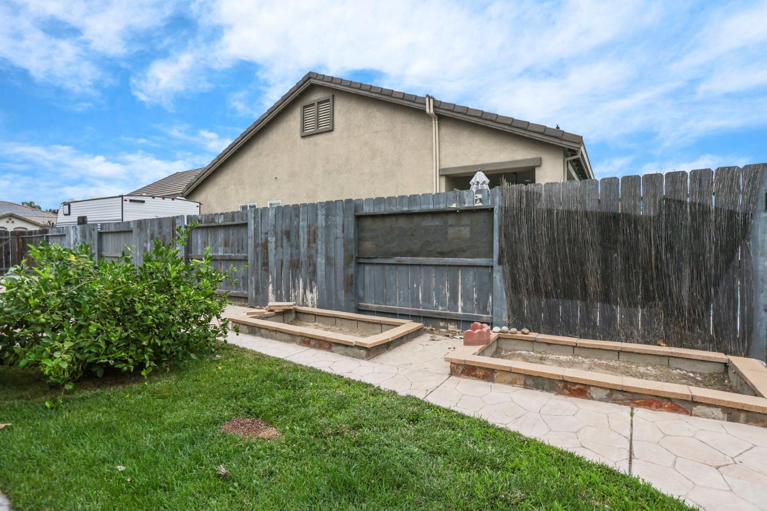 986 Harvest Mill Dr, Manteca, CA 95336