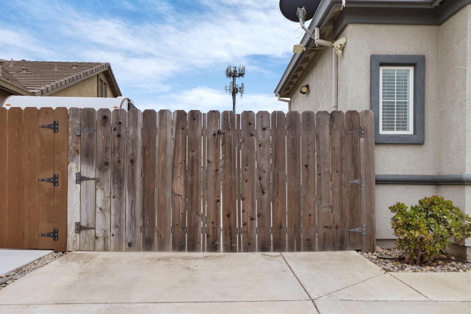 986 Harvest Mill Dr, Manteca, CA 95336