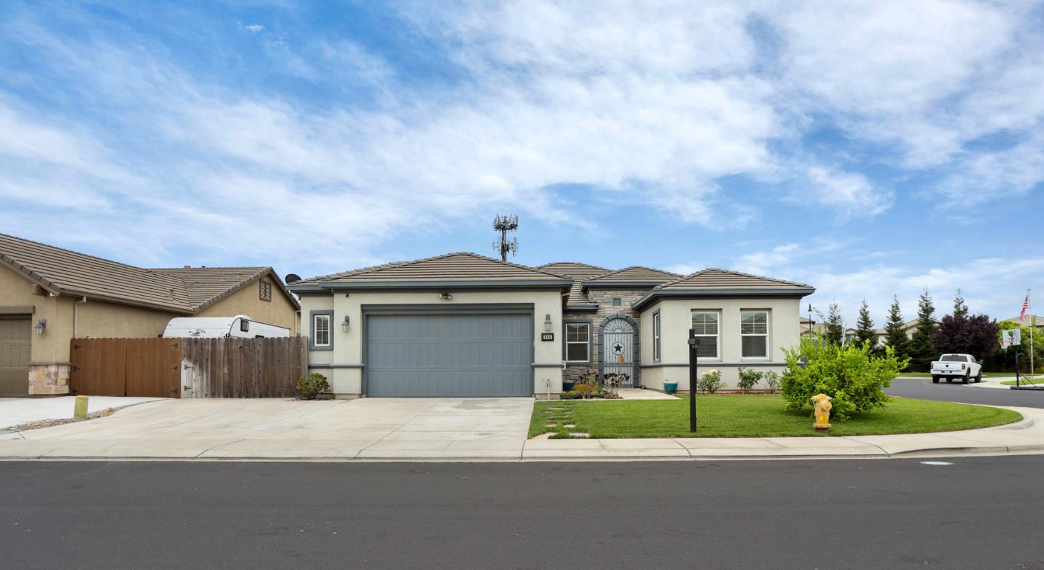 986 Harvest Mill Dr, Manteca, CA 95336
