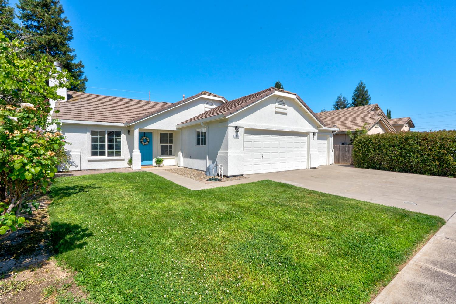 4611 Glimmer Ln, Turlock, CA 95382