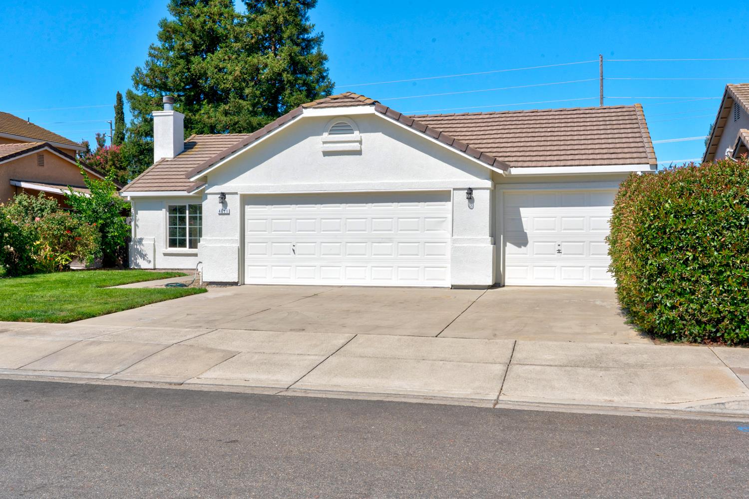 4611 Glimmer Ln, Turlock, CA 95382