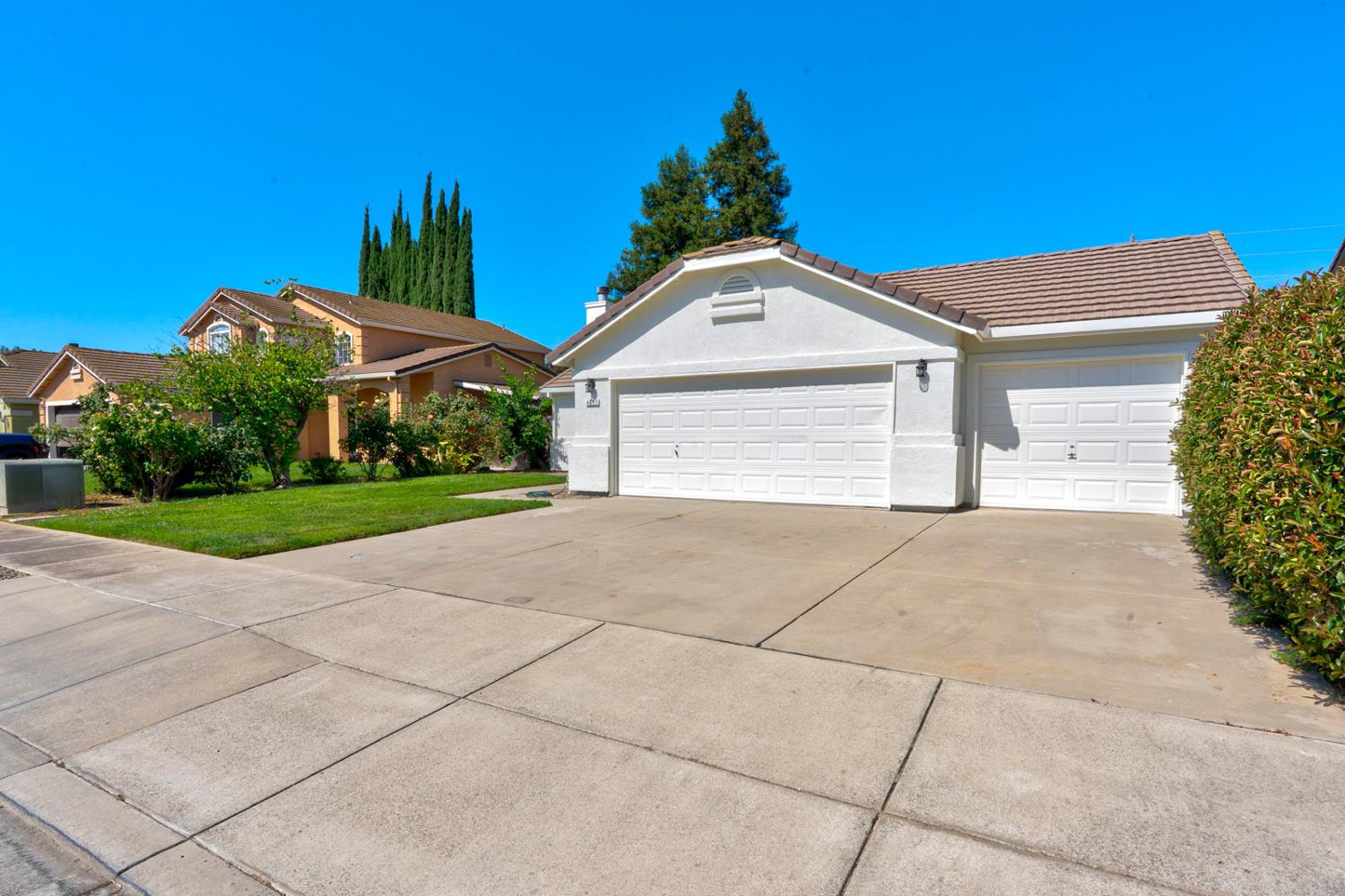 4611 Glimmer Ln, Turlock, CA 95382