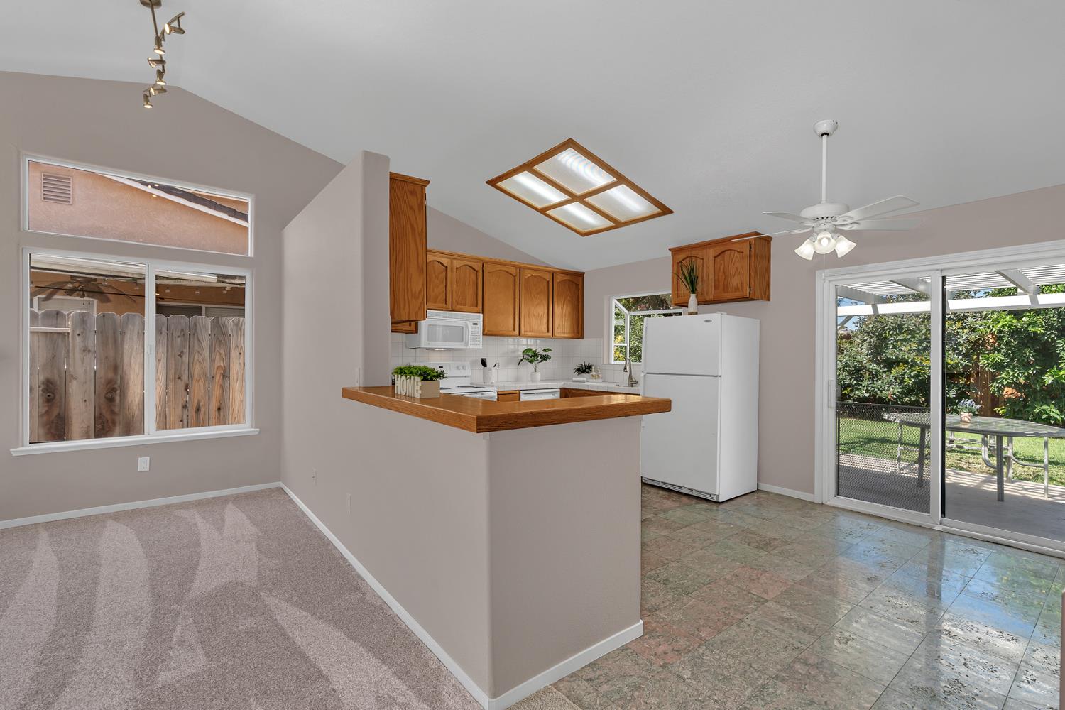 4611 Glimmer Ln, Turlock, CA 95382