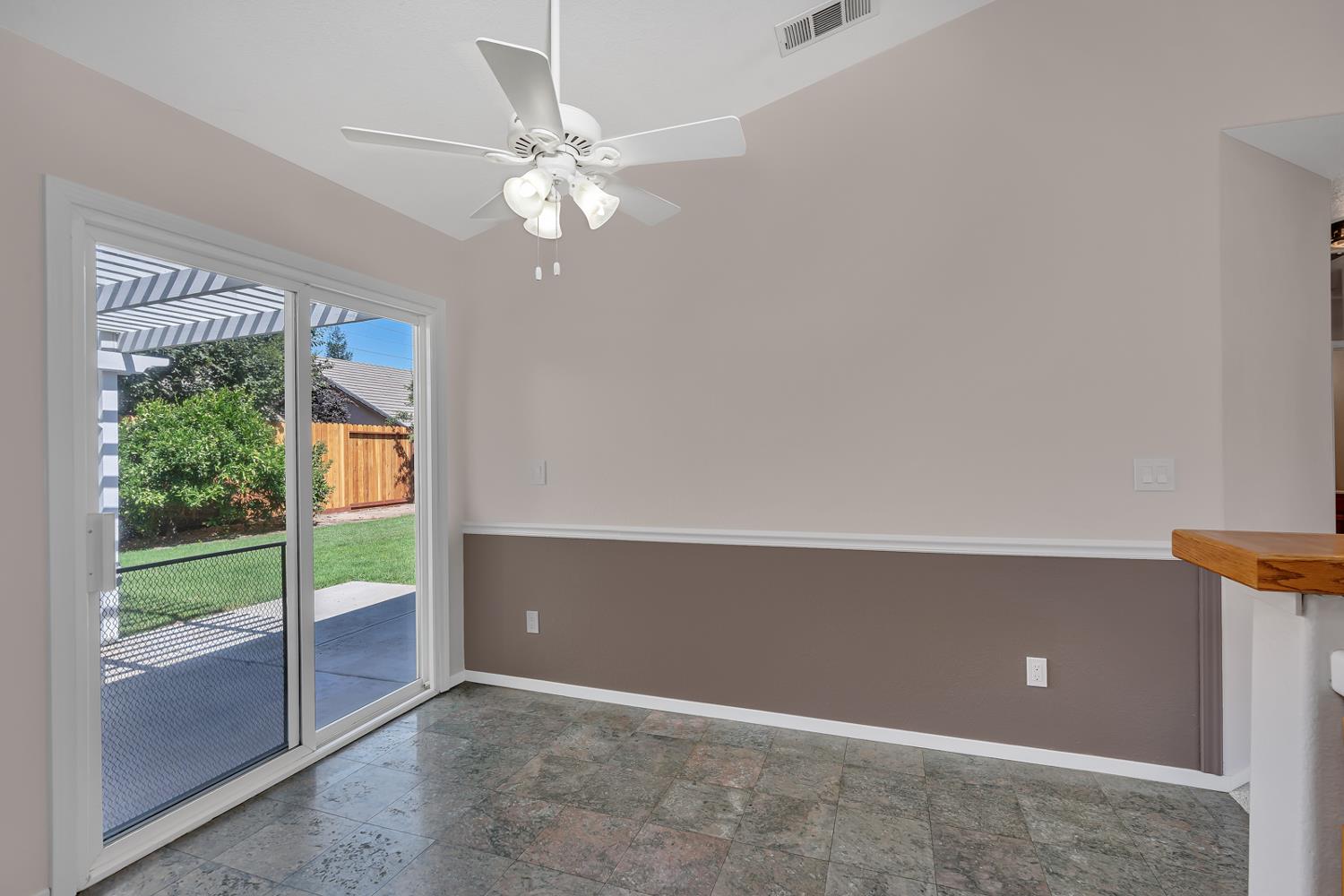 4611 Glimmer Ln, Turlock, CA 95382