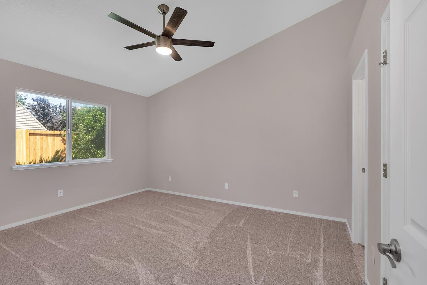 4611 Glimmer Ln, Turlock, CA 95382
