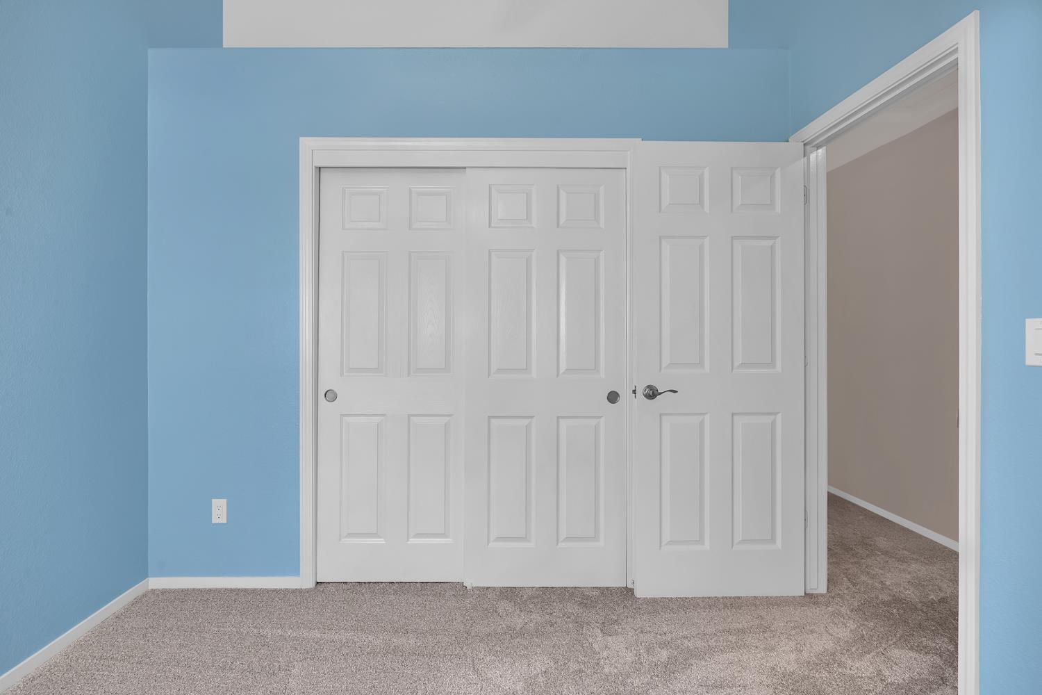 4611 Glimmer Ln, Turlock, CA 95382