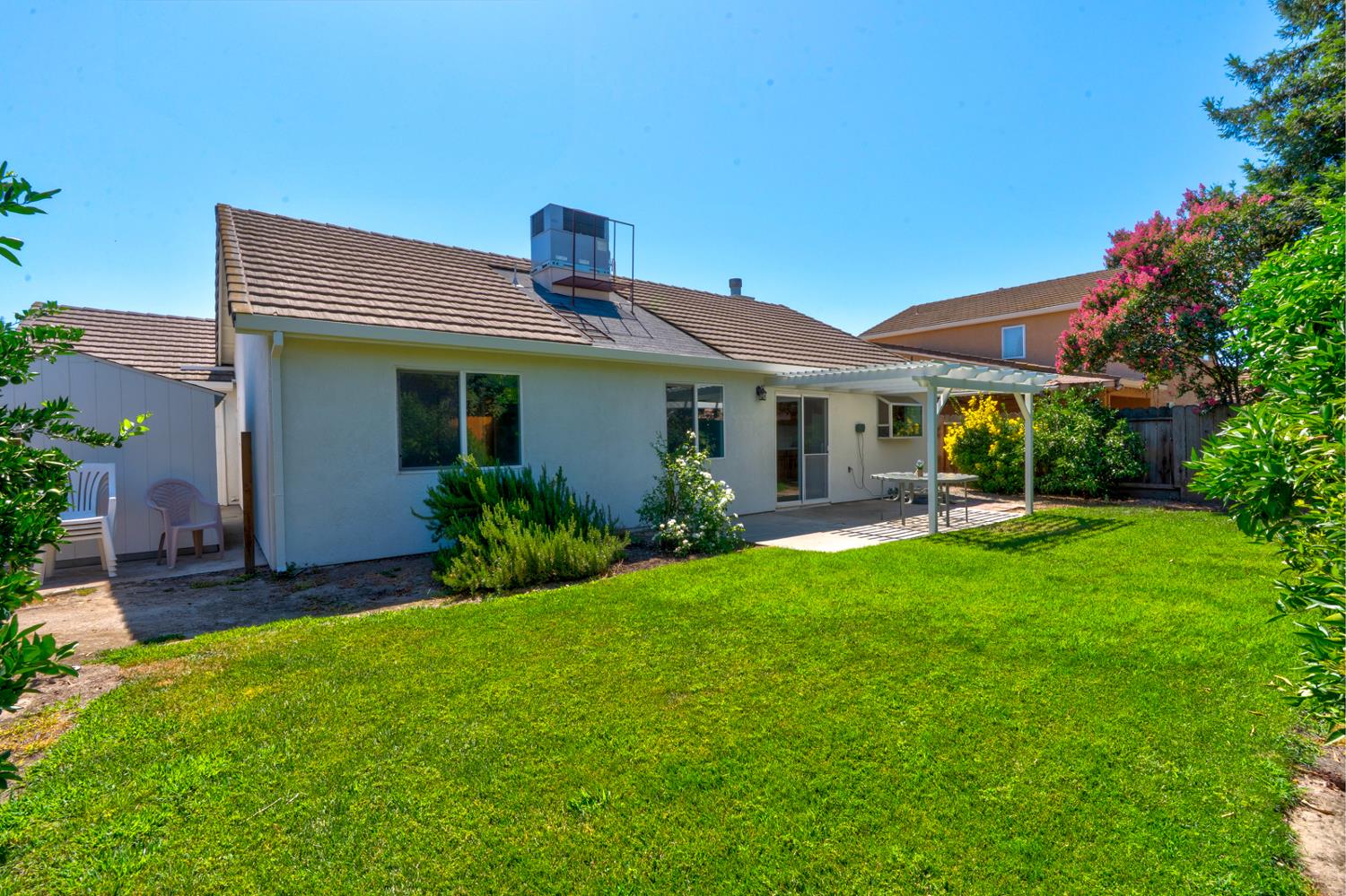 4611 Glimmer Ln, Turlock, CA 95382