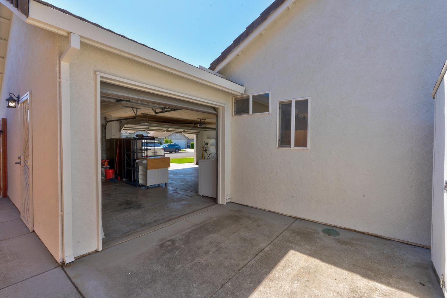 4611 Glimmer Ln, Turlock, CA 95382