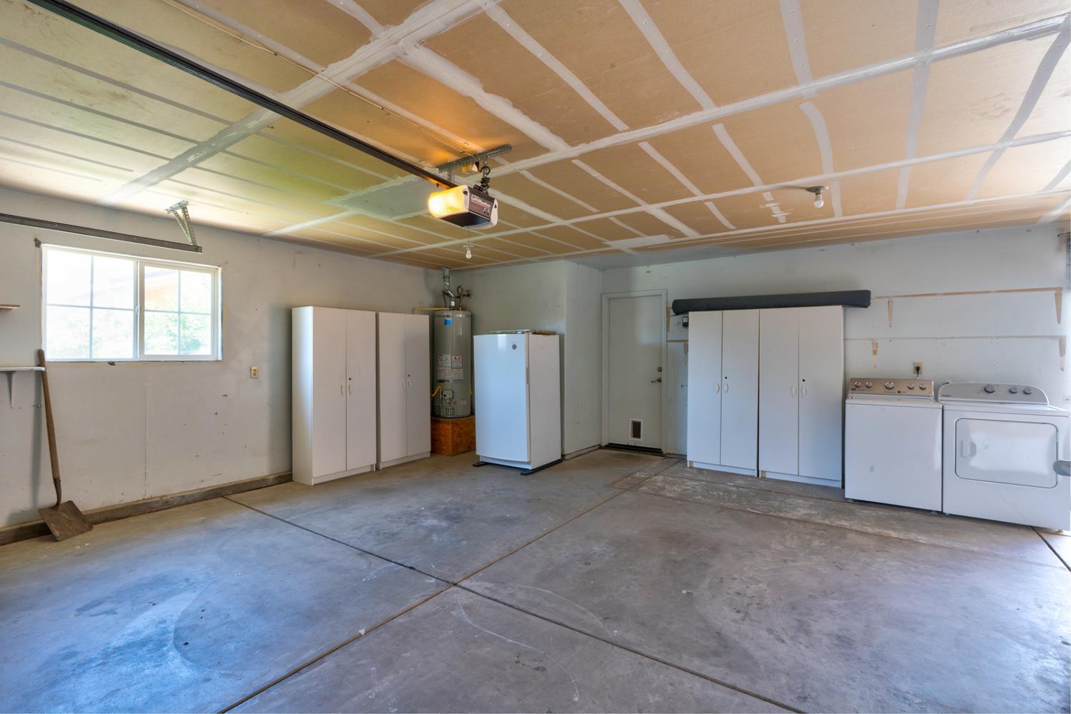 4611 Glimmer Ln, Turlock, CA 95382