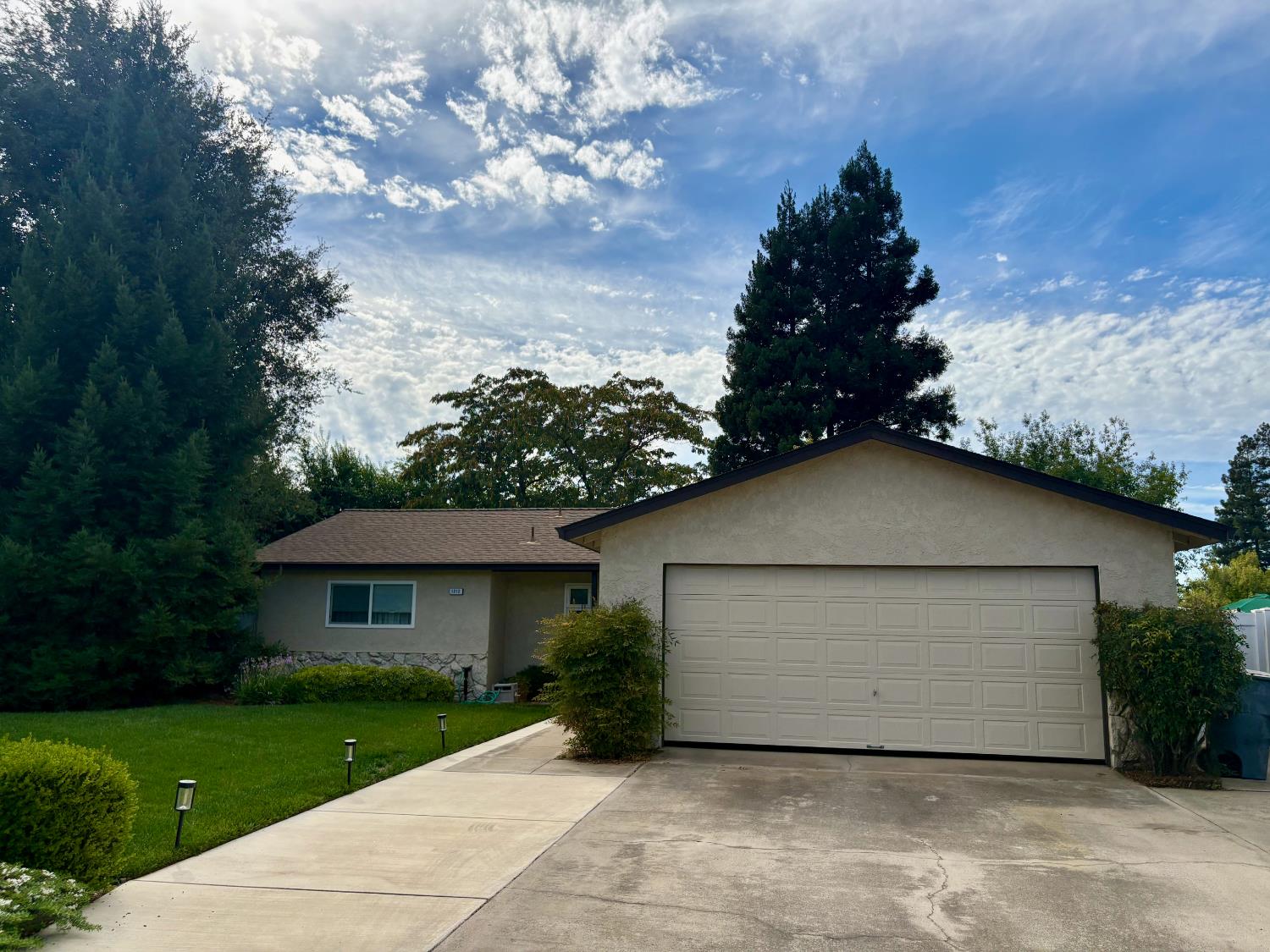 1212 Cindy Ct, Oakdale, CA 95361