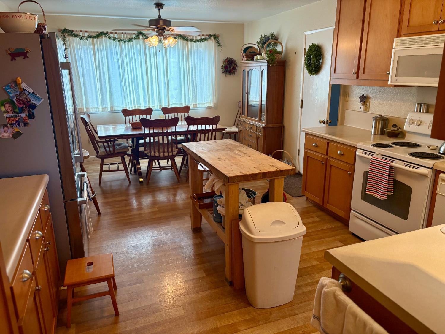 1212 Cindy Ct, Oakdale, CA 95361
