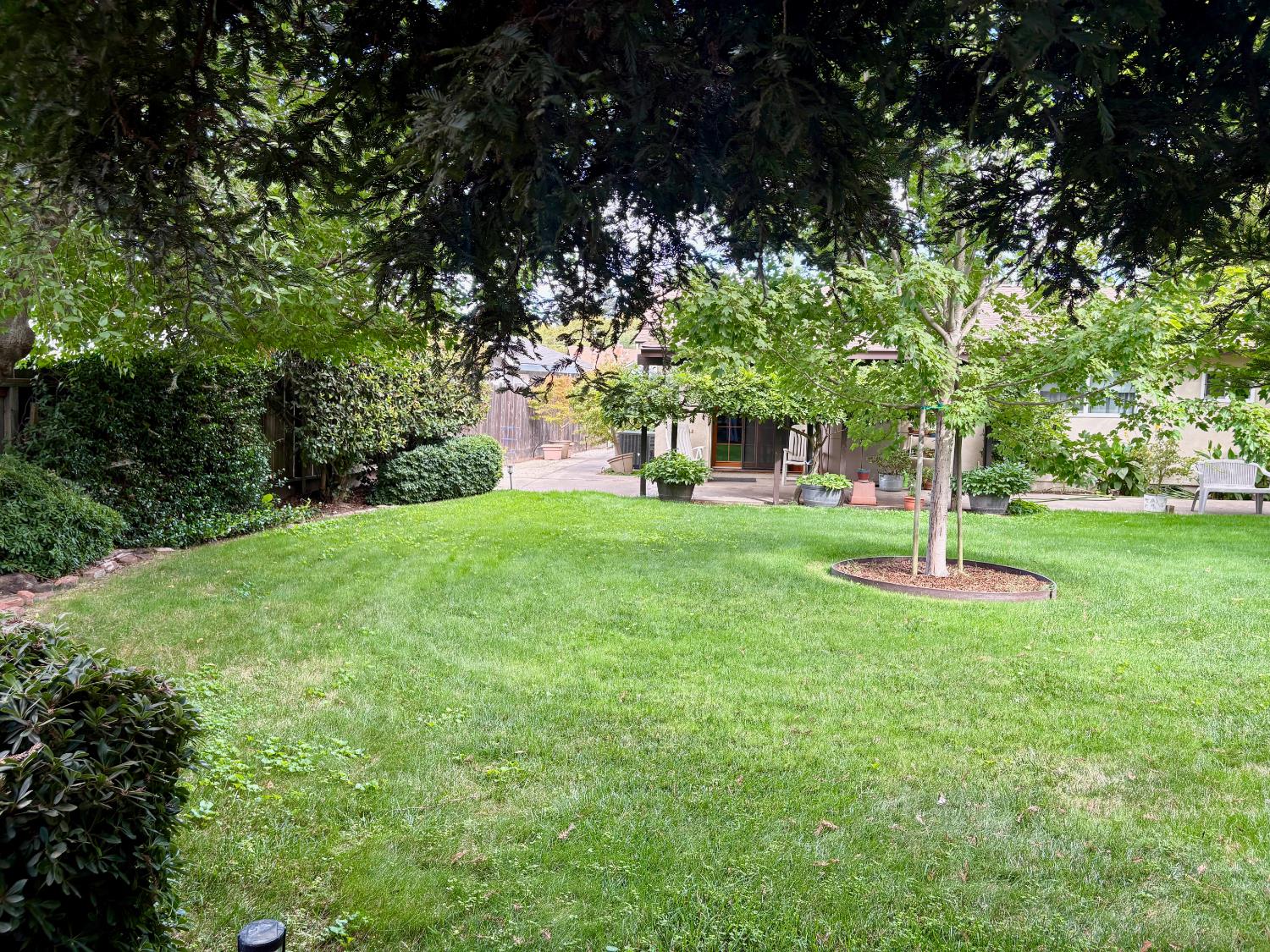 1212 Cindy Ct, Oakdale, CA 95361