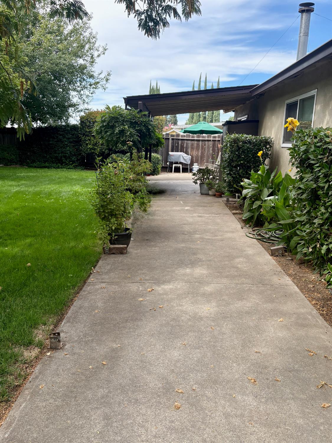 1212 Cindy Ct, Oakdale, CA 95361