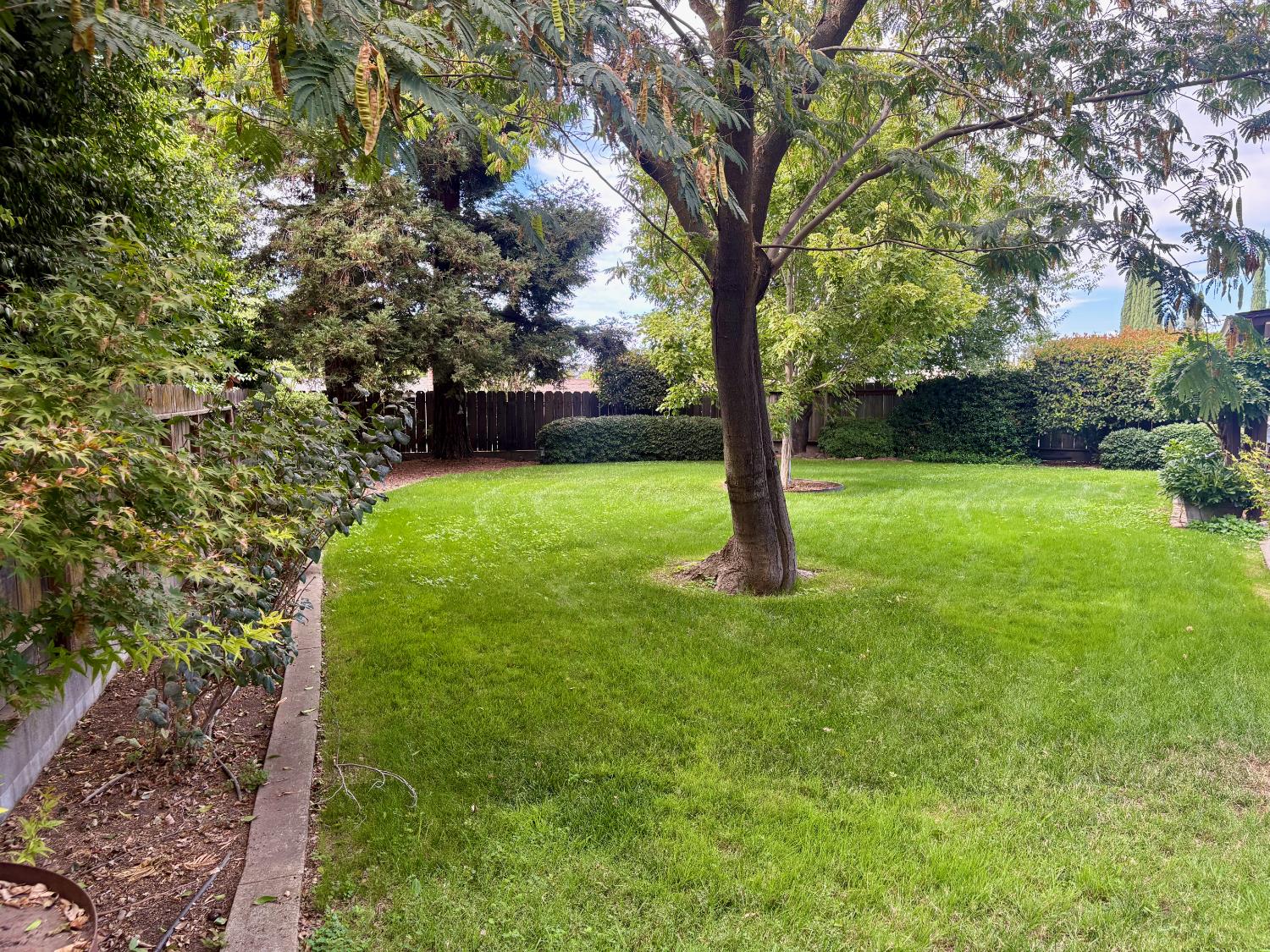 1212 Cindy Ct, Oakdale, CA 95361