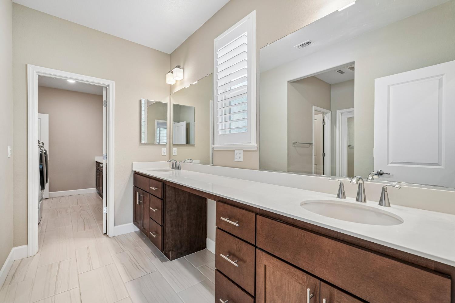 991 Camborne Dr, Manteca, CA 95336
