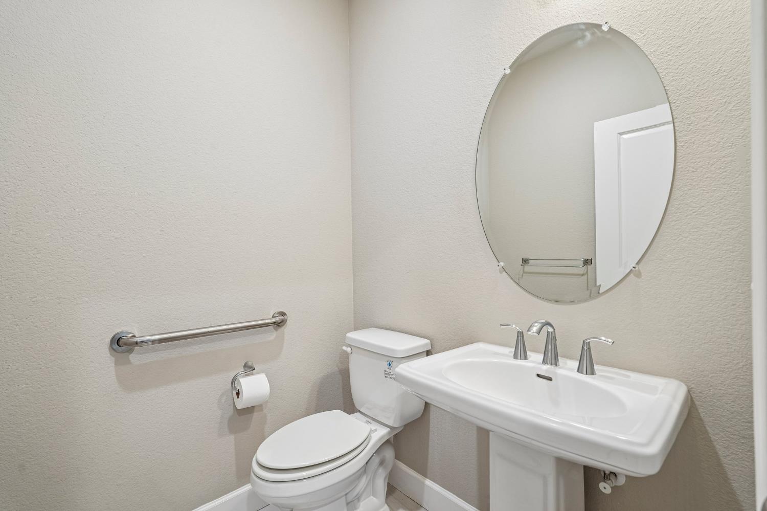 991 Camborne Dr, Manteca, CA 95336