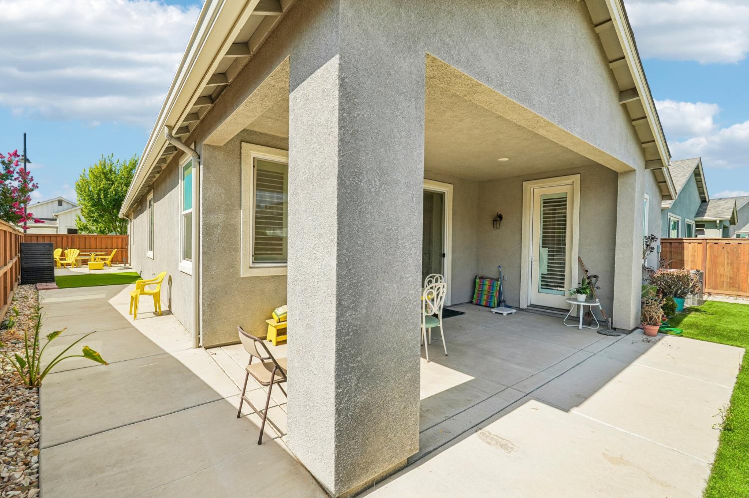 991 Camborne Dr, Manteca, CA 95336