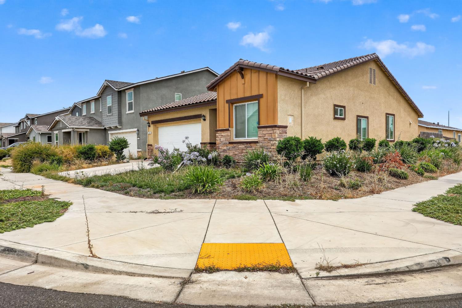 714 Suzanne Dr, Merced, CA 95348