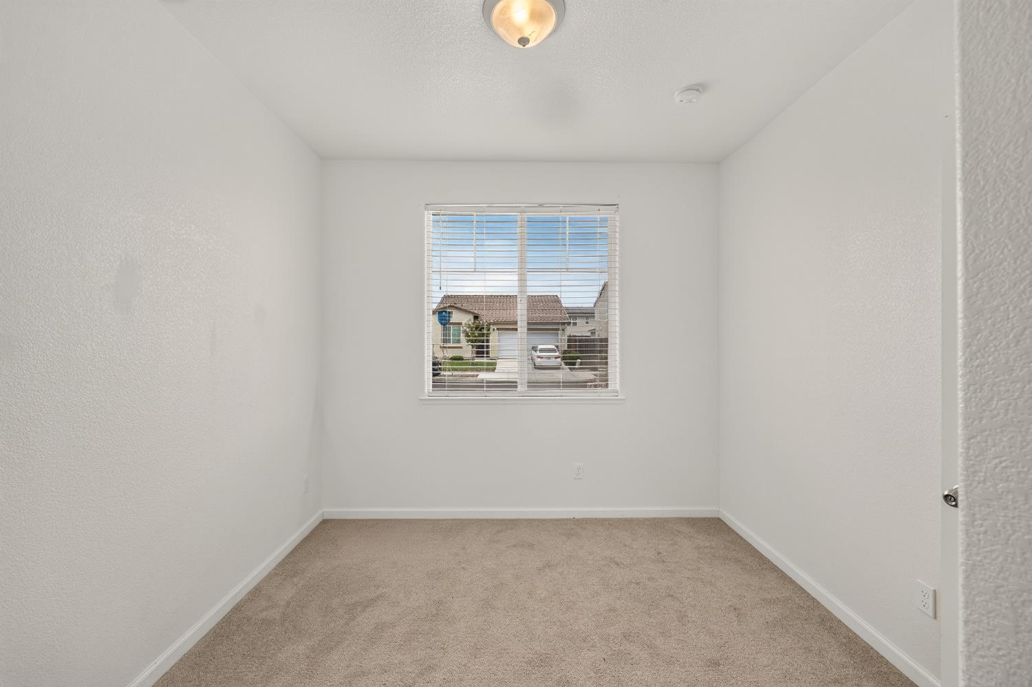 714 Suzanne Dr, Merced, CA 95348