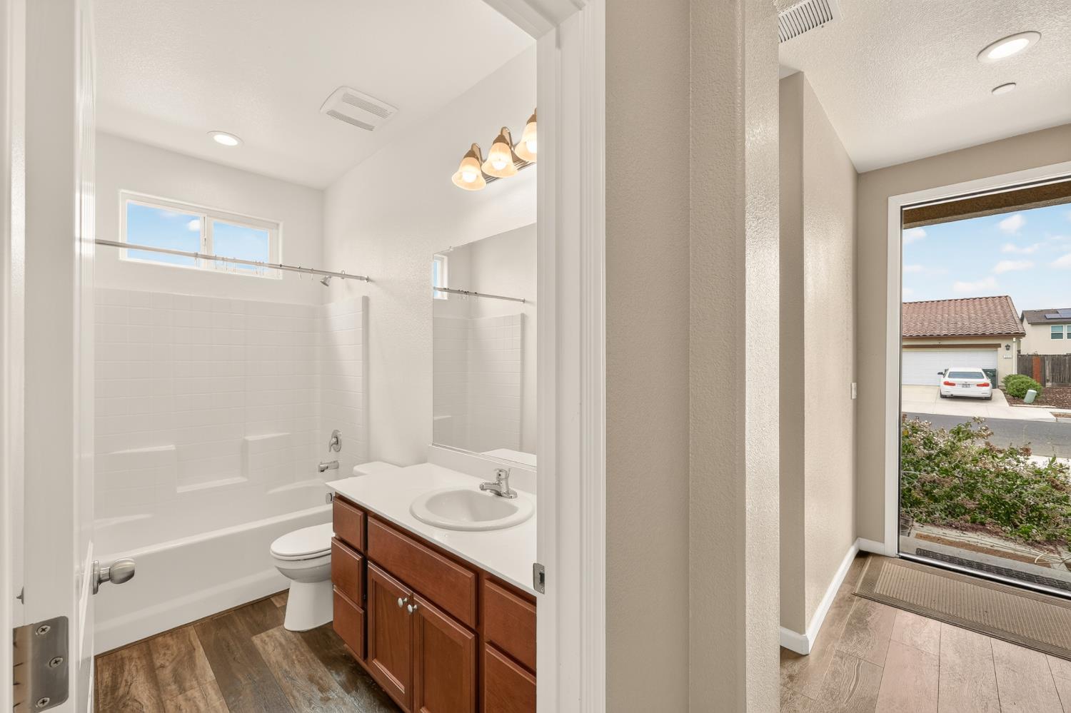 714 Suzanne Dr, Merced, CA 95348