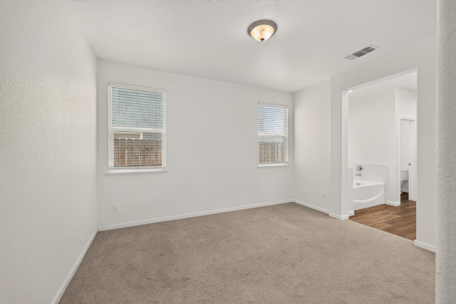 714 Suzanne Dr, Merced, CA 95348