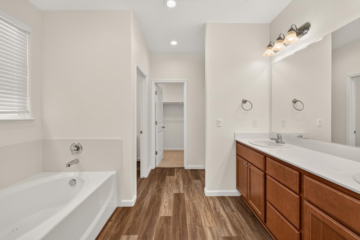 714 Suzanne Dr, Merced, CA 95348