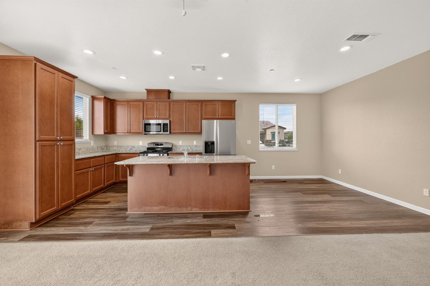 714 Suzanne Dr, Merced, CA 95348