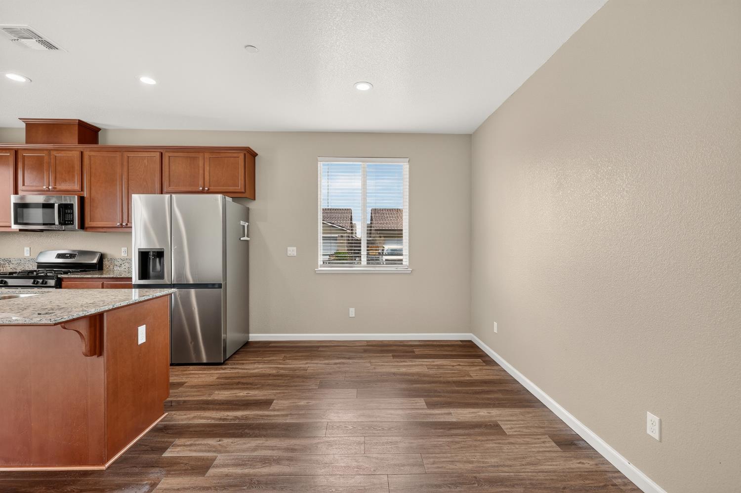 714 Suzanne Dr, Merced, CA 95348