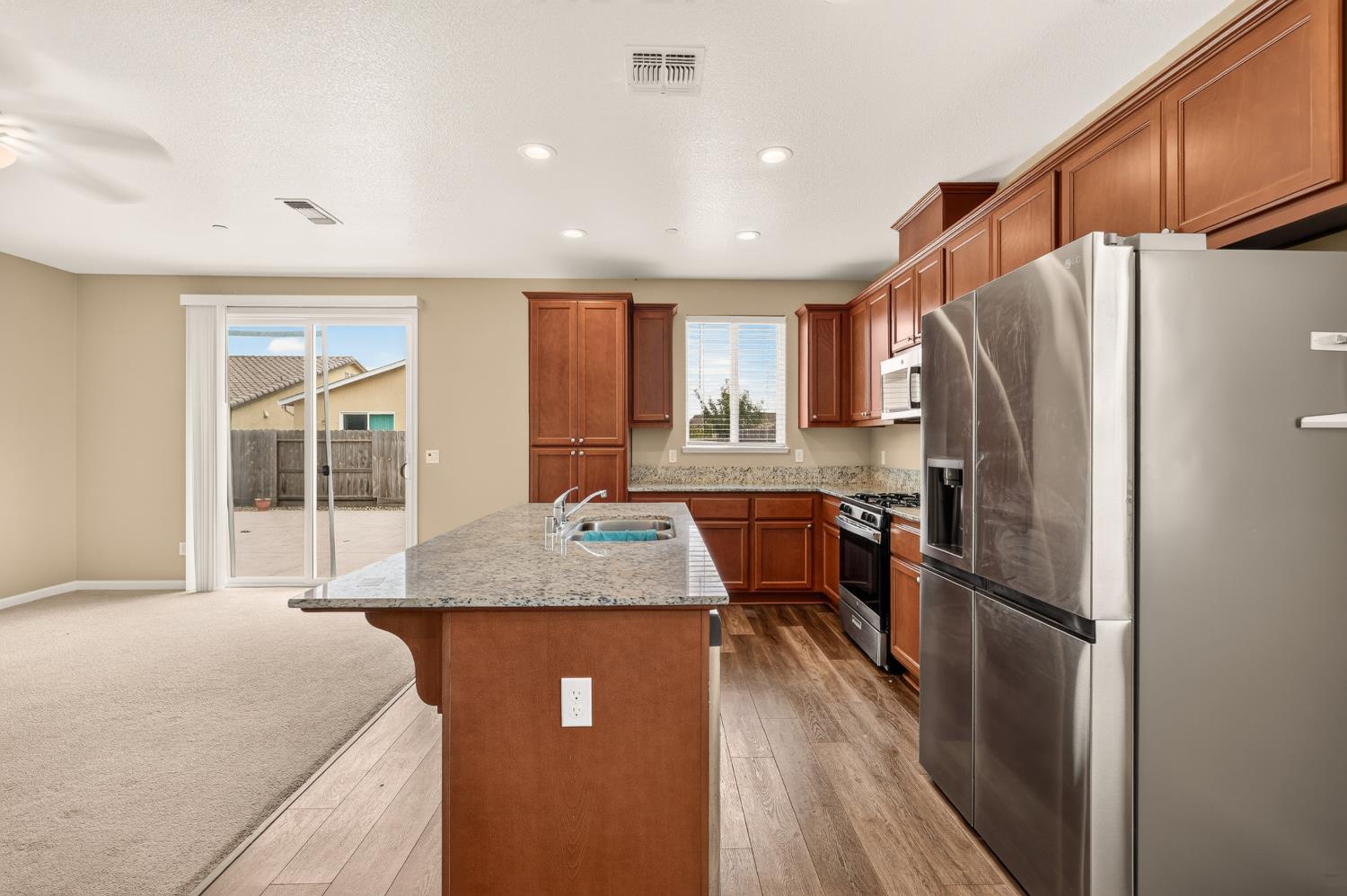 714 Suzanne Dr, Merced, CA 95348