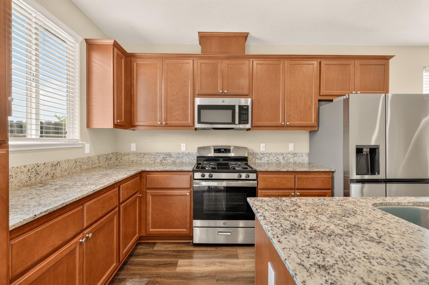 714 Suzanne Dr, Merced, CA 95348