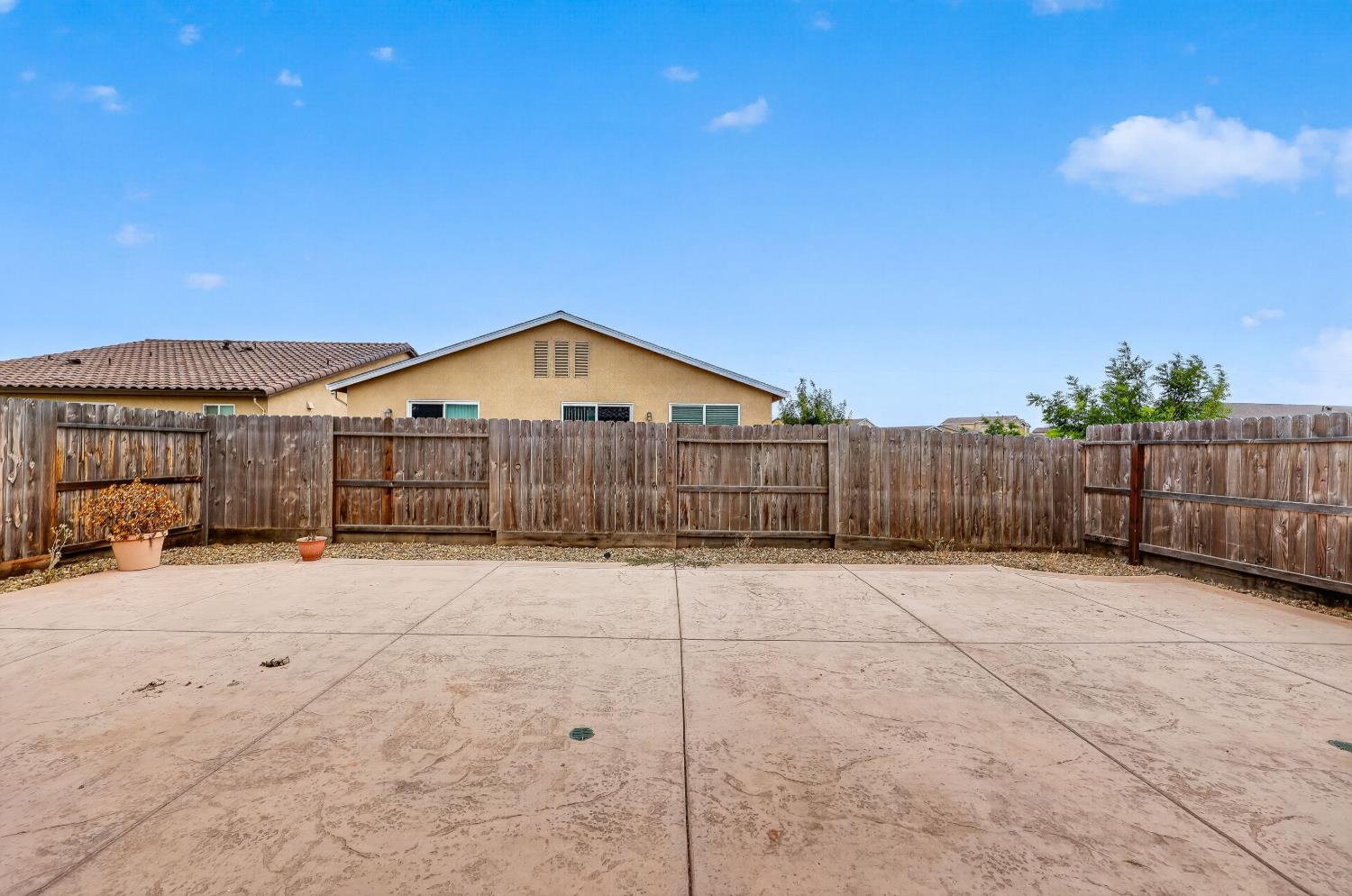 714 Suzanne Dr, Merced, CA 95348