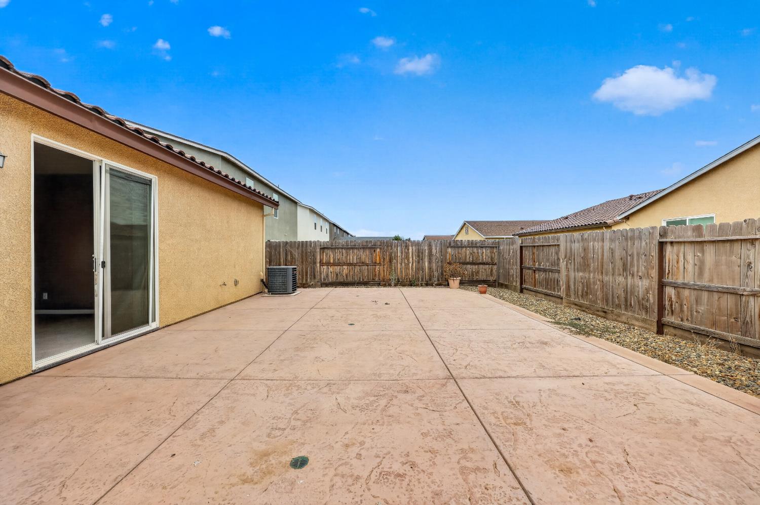 714 Suzanne Dr, Merced, CA 95348
