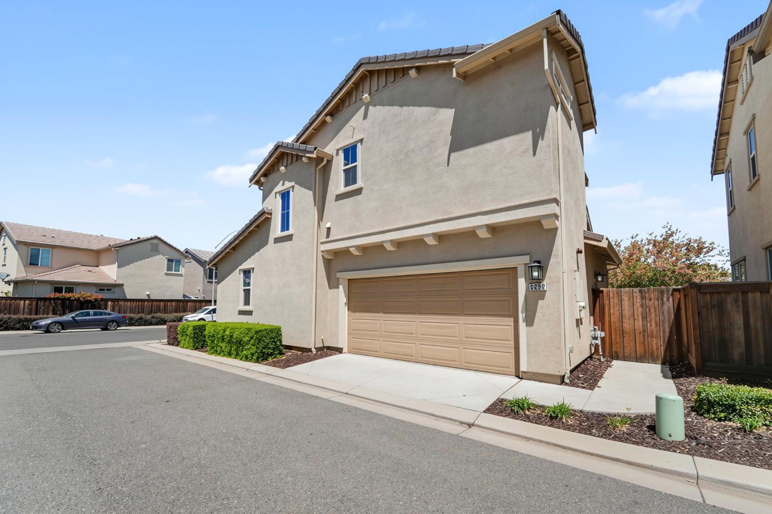 2292 Gallery Dr, Riverbank, CA 95367