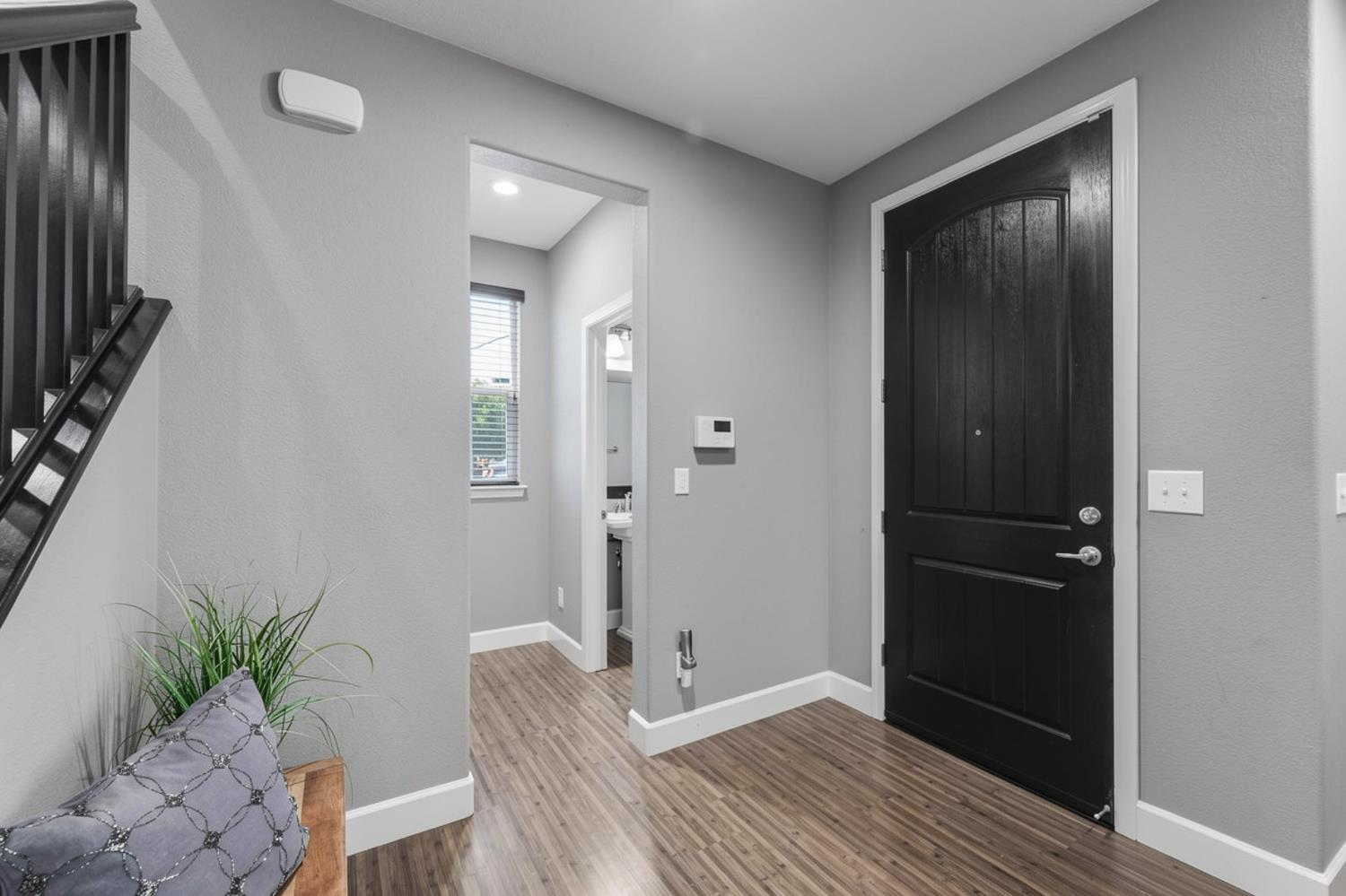 2292 Gallery Dr, Riverbank, CA 95367