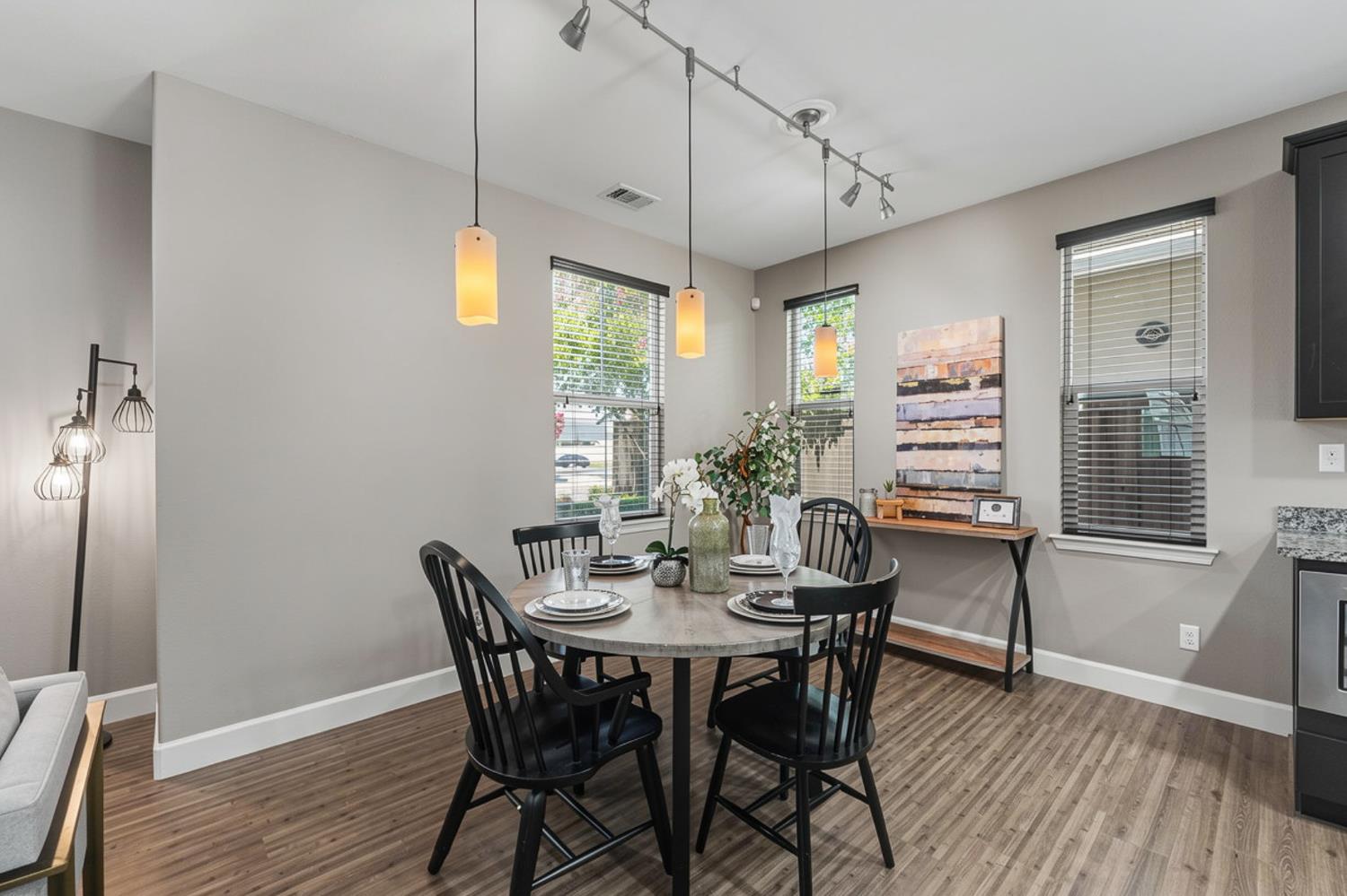 2292 Gallery Dr, Riverbank, CA 95367