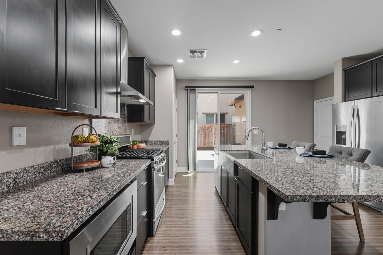 2292 Gallery Dr, Riverbank, CA 95367