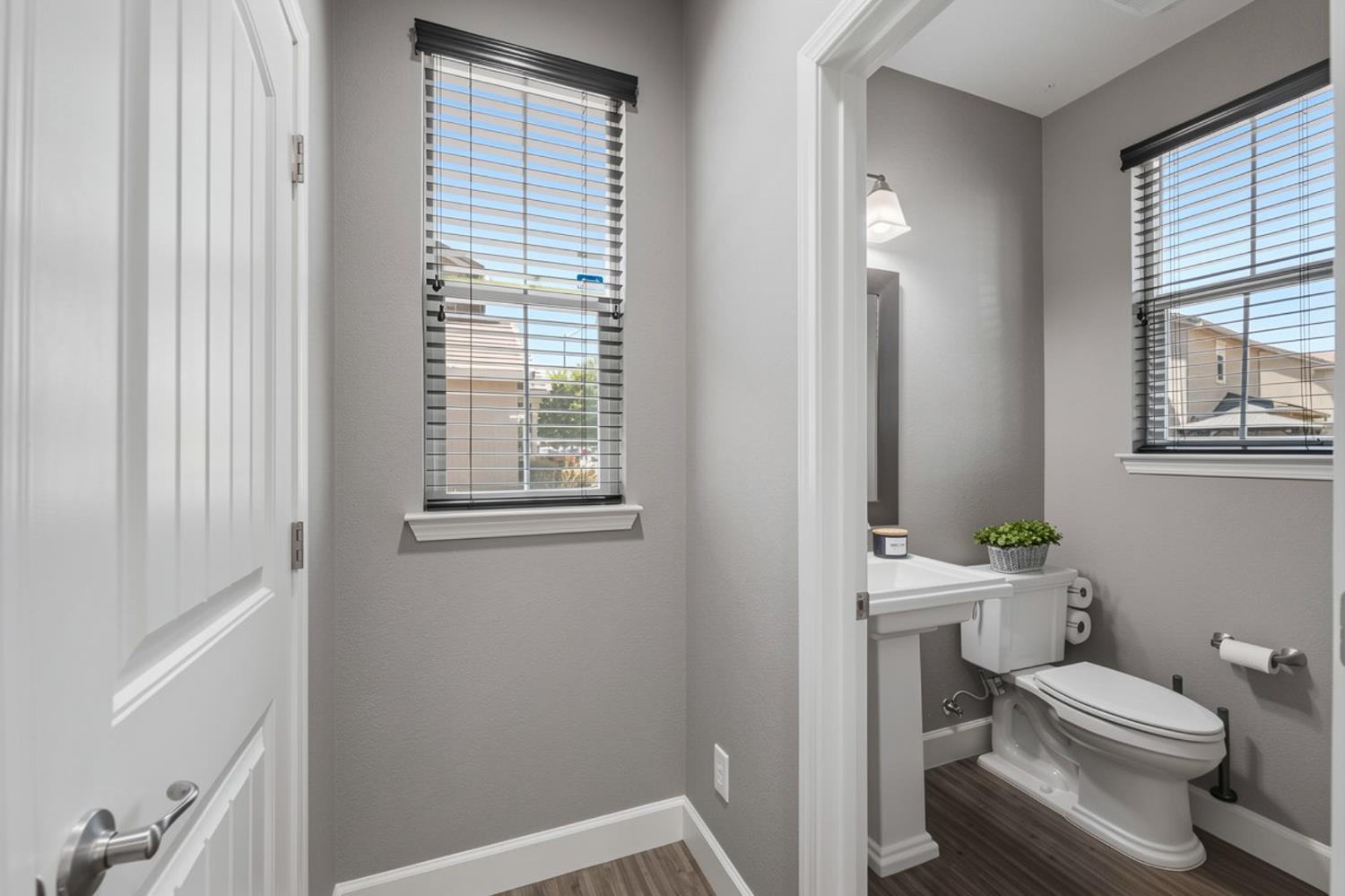 2292 Gallery Dr, Riverbank, CA 95367
