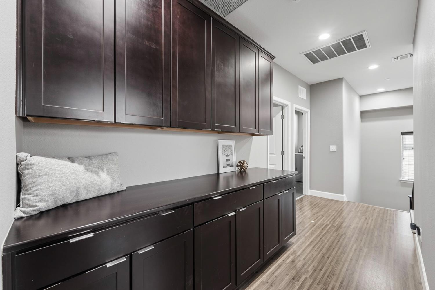 2292 Gallery Dr, Riverbank, CA 95367