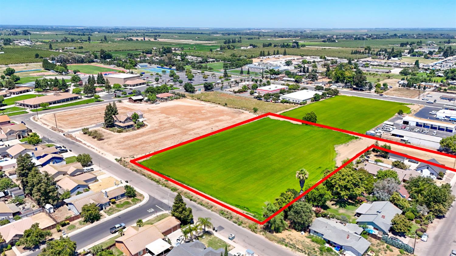 199 S Pasadena Ave, Waterford, CA 95386
