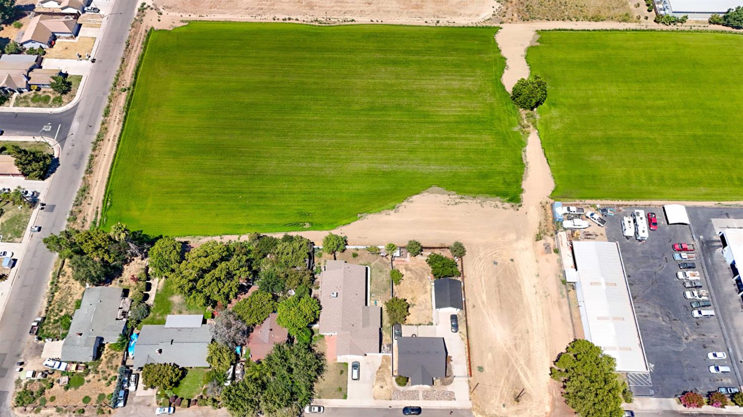 199 S Pasadena Ave, Waterford, CA 95386