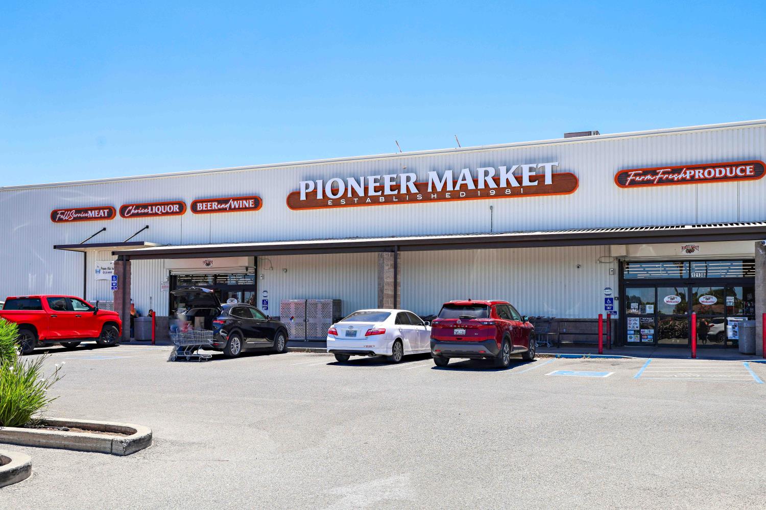 199 S Pasadena Ave, Waterford, CA 95386