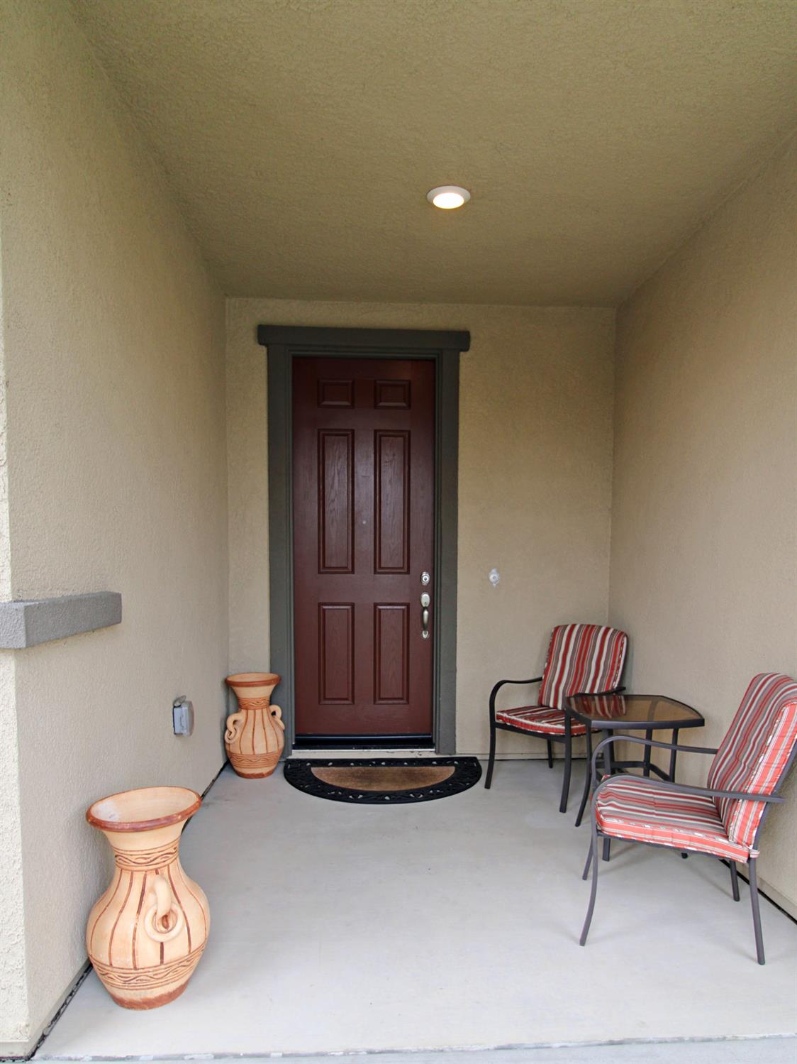 286 Columbus Dr, Manteca, CA 95337