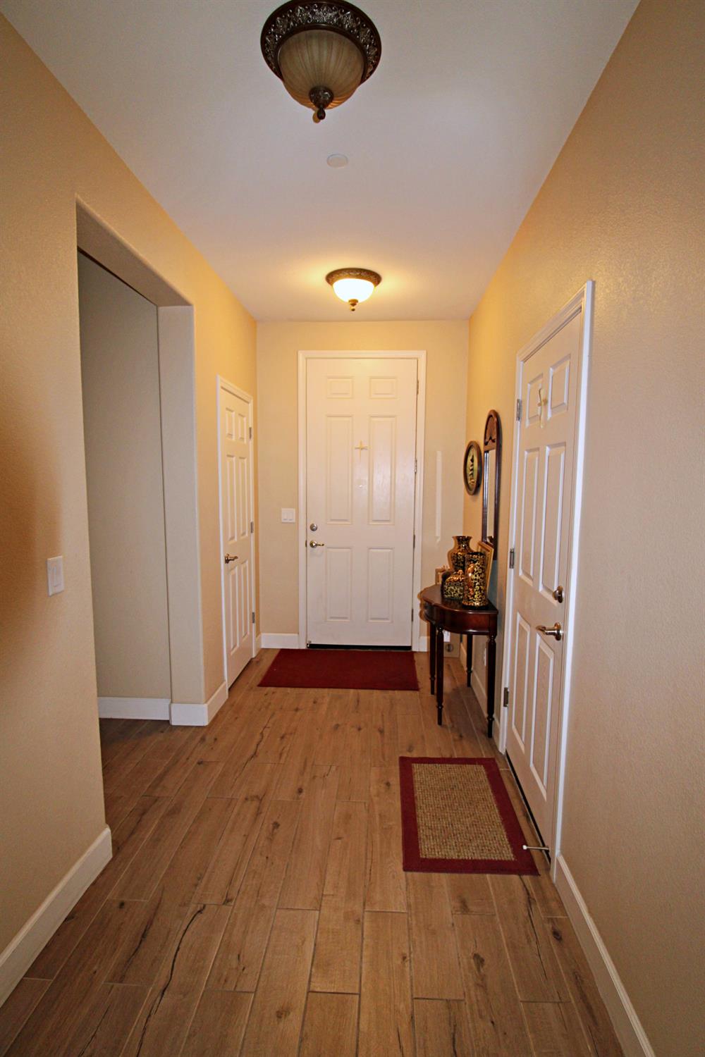 286 Columbus Dr, Manteca, CA 95337