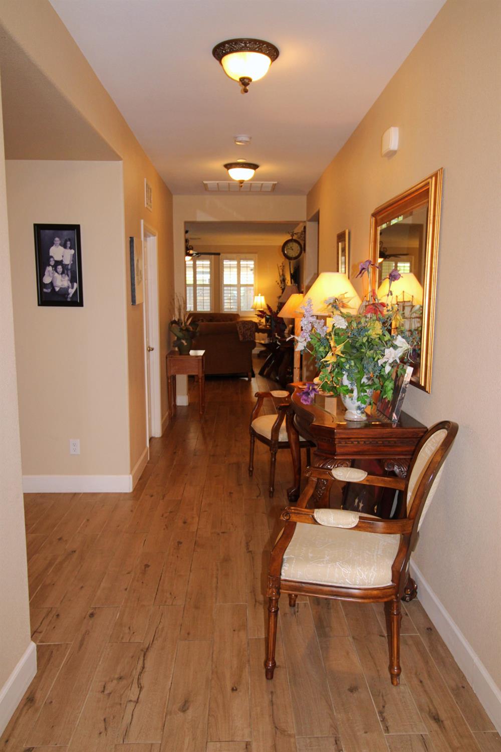 286 Columbus Dr, Manteca, CA 95337